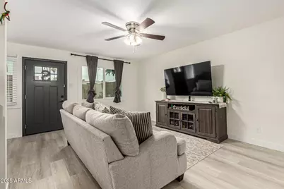 5039 N 40th Avenue, Phoenix, AZ 85019 - Photo 7