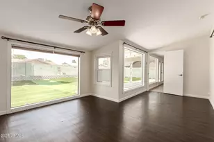 2908 E Michelle Dr, Phoenix, AZ 85032 - Photo 17