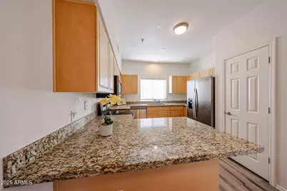 7401 W Arrowhead Clubhouse Drive #2047, Glendale, AZ 85308 - Photo 9