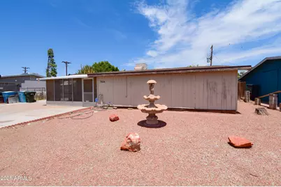 7824 W Mitchell Drive, Phoenix, AZ 85033 - Photo 1