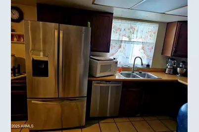 2142 W Kerry Lane, Phoenix, AZ 85027 - Photo 11