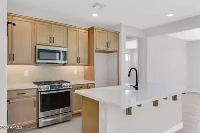 18108 W Hiddenview Drive, Goodyear, AZ 85338 - Photo 7