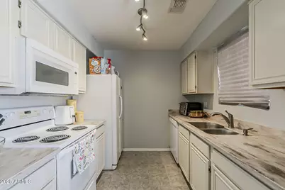 2011 S Clubhouse Drive, Casa Grande, AZ 85194 - Photo 3