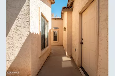 950 S Tucana Lane, Gilbert, AZ 85296 - Photo 5