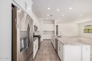 18926 W Desert Hls Dr, Surprise, AZ 85388 - Photo 11