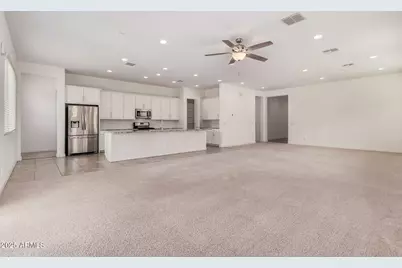 18926 W Desert Hills Drive, Surprise, AZ 85388 - Photo 7