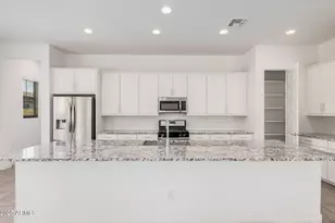 18926 W Desert Hls Dr, Surprise, AZ 85388 - Photo 9