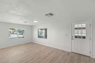 410 N 67th Ln, Phoenix, AZ 85043 - Photo 9