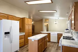 2054 N Thornton Rd, Casa Grande, AZ 85122 - Photo 11