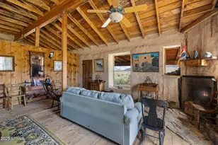 9955 E Iron King Rd, Dewey, AZ 86327 - Photo 9