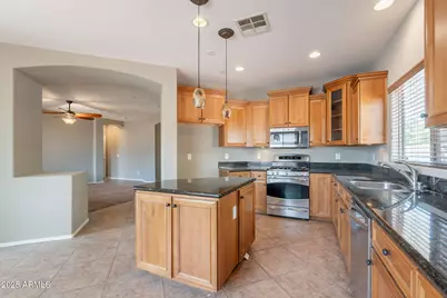 13820 W Cheery Lynn Road, Avondale, AZ 85392 - Photo 3