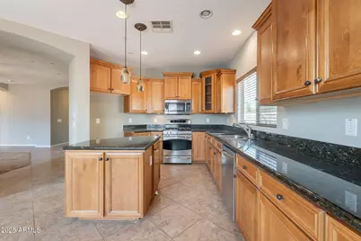 13820 W Cheery Lynn Road, Avondale, AZ 85392 - Photo 5