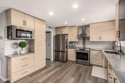 2873 E Fairmount Avenue, Phoenix, AZ 85016 - Photo 1