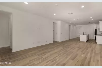 18194 W Elizabeth Avenue, Goodyear, AZ 85338 - Photo 7