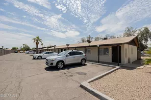 1915 N 26th Pl, Phoenix, AZ 85008 - Photo 1