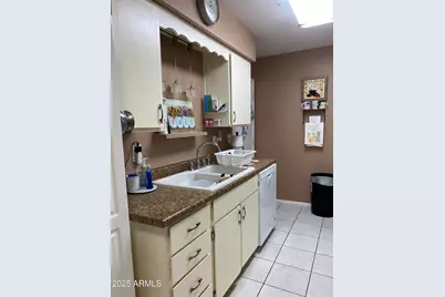 10134 N 97th Avenue #B, Peoria, AZ 85345 - Photo 3