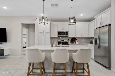 155 N Lakeview Boulevard #206, Chandler, AZ 85225 - Photo 1