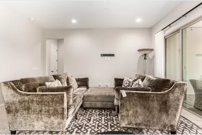 2831 E Los Gatos Drive, Phoenix, AZ 85050 - Photo 7