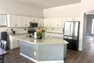 43292 W Oakland Ct, Maricopa, AZ 85138 - Photo 7