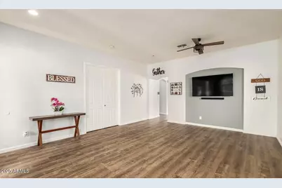 43292 W Oakland Court, Maricopa, AZ 85138 - Photo 9