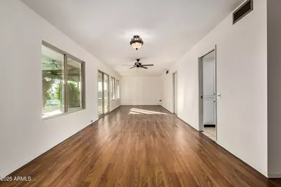 11049 W Crestbrook Drive, Sun City, AZ 85351 - Photo 7