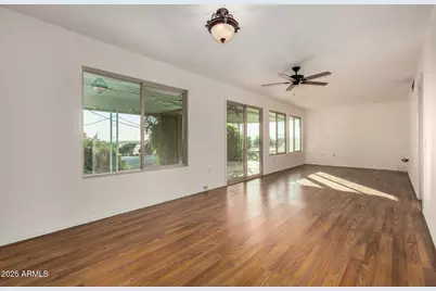 11049 W Crestbrook Drive, Sun City, AZ 85351 - Photo 5