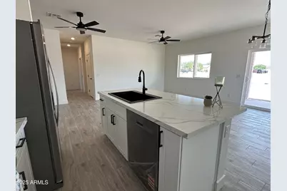 15931 S Fischer Place, Arizona City, AZ 85123 - Photo 9