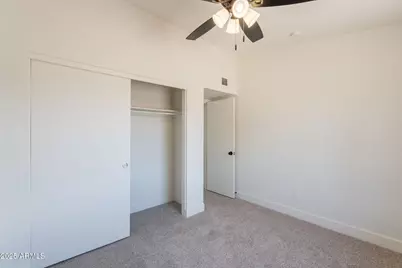 521 E Wickieup Lane, Phoenix, AZ 85024 - Photo 27