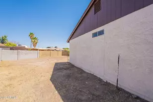 521 E Wickieup Ln, Phoenix, AZ 85024 - Photo 39