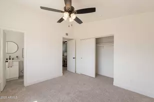 521 E Wickieup Ln, Phoenix, AZ 85024 - Photo 21