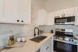 521 E Wickieup Ln, Phoenix, AZ 85024 - Photo 17