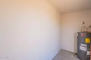 521 E Wickieup Ln, Phoenix, AZ 85024 - Photo 29