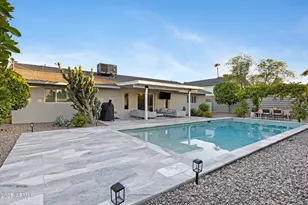 8738 E Rose Ln, Scottsdale, AZ 85250 - Photo 3