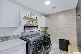 8738 E Rose Ln, Scottsdale, AZ 85250 - Photo 9