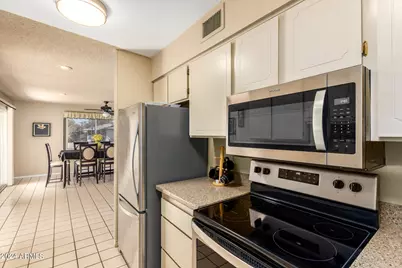 10477 W Highwood Lane, Sun City, AZ 85373 - Photo 9