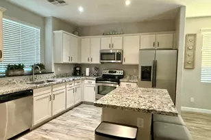 3708 E Kerry Ln, Phoenix, AZ 85050 - Photo 9