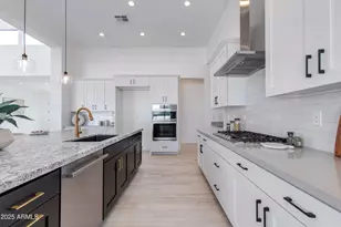 3330 W Desert Dawn Dr, Phoenix, AZ 85083 - Photo 9