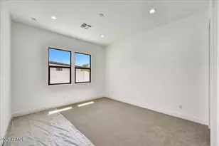 3330 W Desert Dawn Dr, Phoenix, AZ 85083 - Photo 19