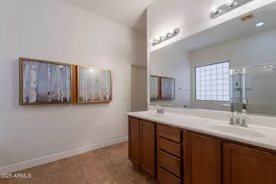 266 W Blue Lagoon Drive, Casa Grande, AZ 85122 - Photo 11