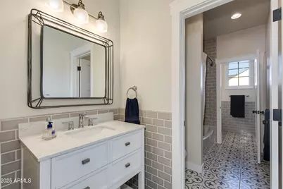 3838 E Devonshire Avenue, Phoenix, AZ 85018 - Photo 17