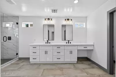 3241 N 27th Place, Phoenix, AZ 85016 - Photo 11