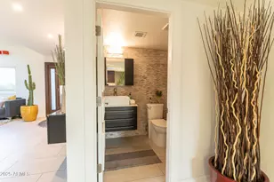 1136 E Forest Hills Dr, Phoenix, AZ 85022 - Photo 21