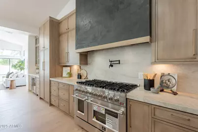 10228 N 55th Place, Paradise Valley, AZ 85253 - Photo 23