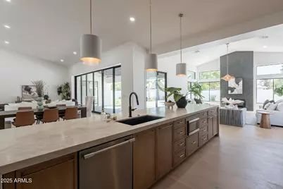 10228 N 55th Place, Paradise Valley, AZ 85253 - Photo 21