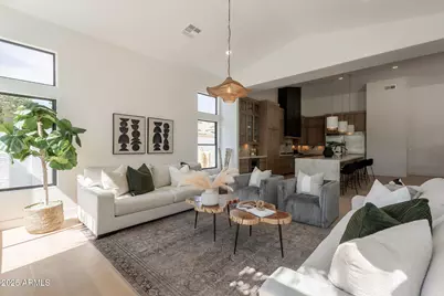 10228 N 55th Place, Paradise Valley, AZ 85253 - Photo 13