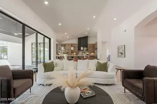 10228 N 55th Pl, Paradise Valley, AZ 85253 - Photo 11