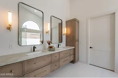 10228 N 55th Place, Paradise Valley, AZ 85253 - Photo 35