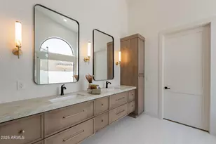 10228 N 55th Pl, Paradise Valley, AZ 85253 - Photo 35