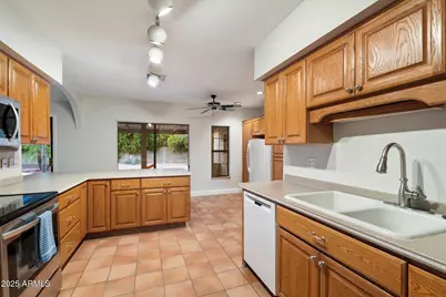 23051 N 87th Drive, Peoria, AZ 85383 - Photo 17