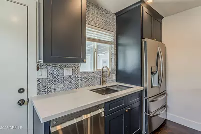 2112 N 25th Place, Phoenix, AZ 85008 - Photo 7